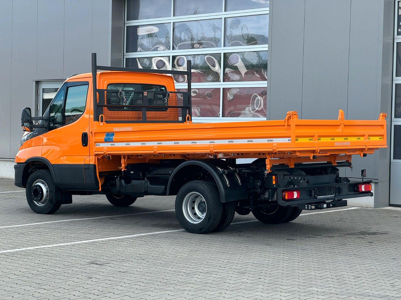 Fahrzeugabbildung Iveco Daily 70C18 MEILLER Kipper Nutzlast 3.610 Kg