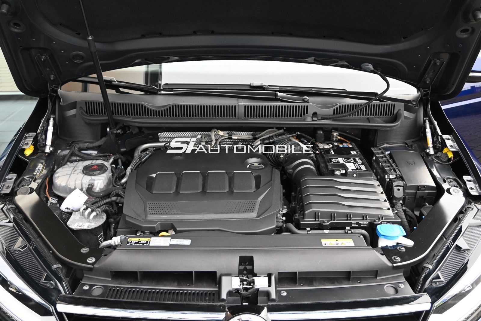 Fahrzeugabbildung Volkswagen Touran 2.0 TDI °UVP61.150€°ACC°AHK°STHZ°8-FACH°