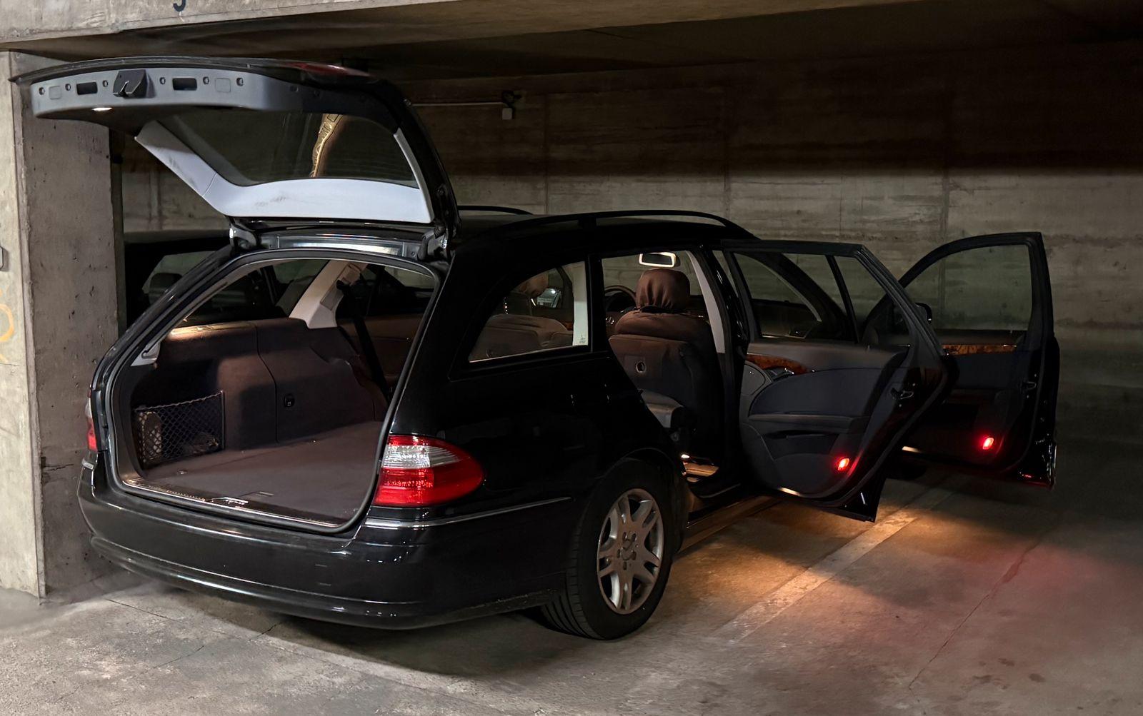 Mercedes-Benz E200 2004 — interior