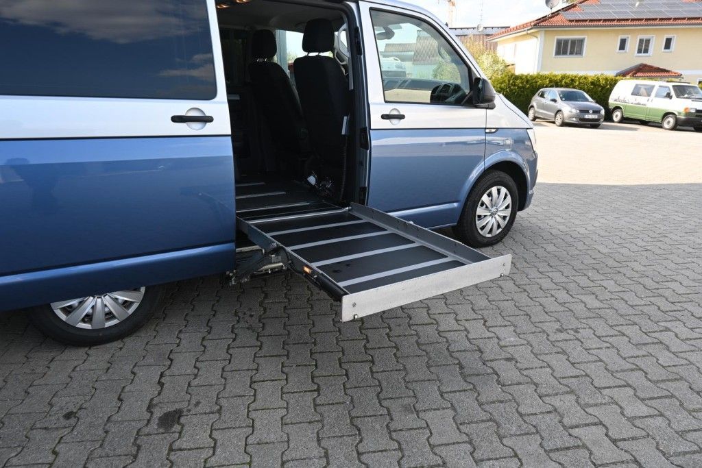 Volkswagen Multivan DSG Kurz Trendline foto 4