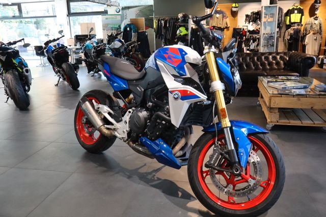 BMW F900R Style Sport mit SC-Project