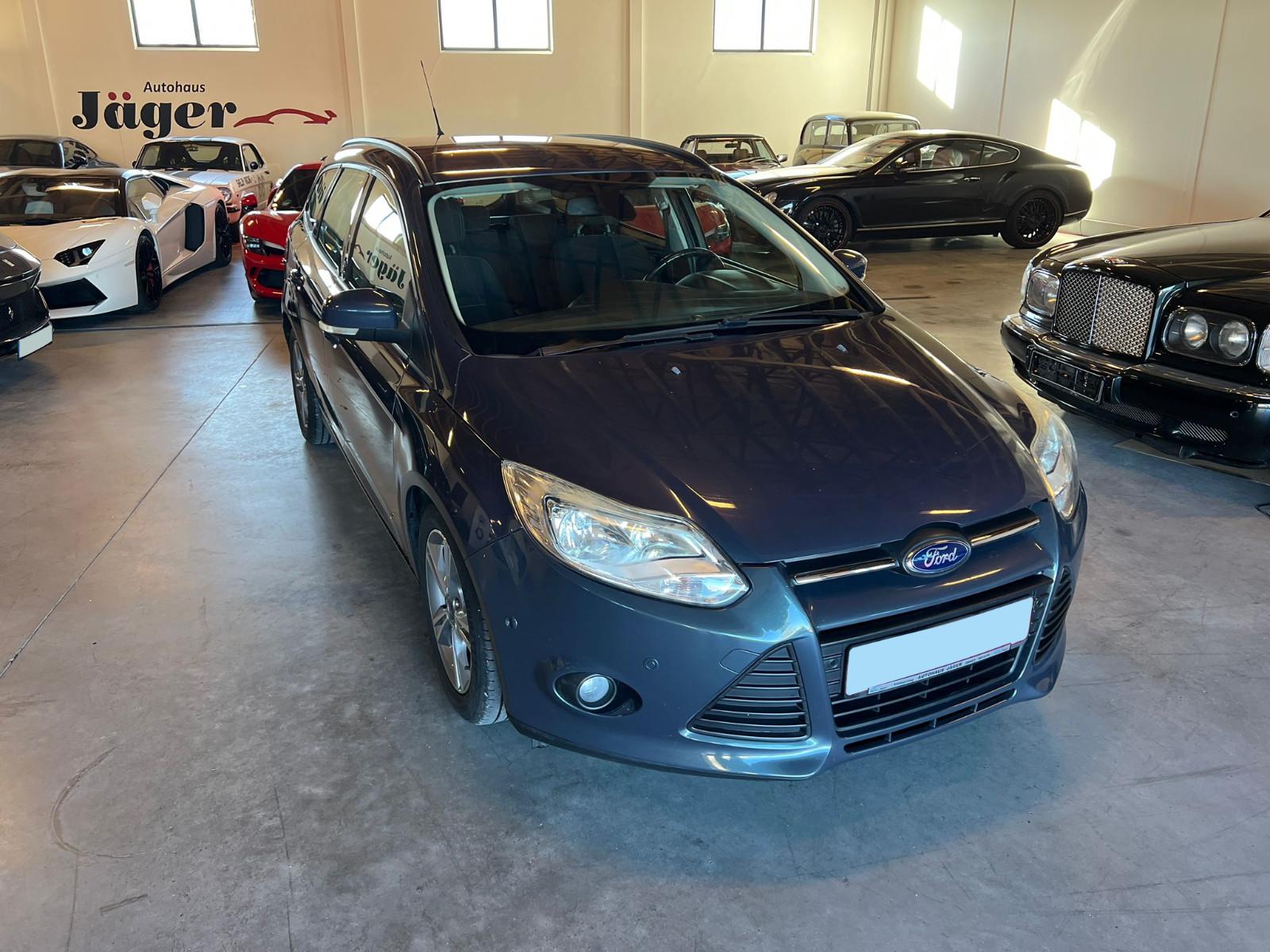 Ford Focus Turnier Champions Edition-FINANZIERUNG-