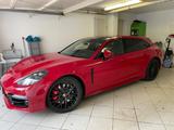 Porsche Panamera 4S Sport Turismo GTS Superzustand - rote Porsche Panamera