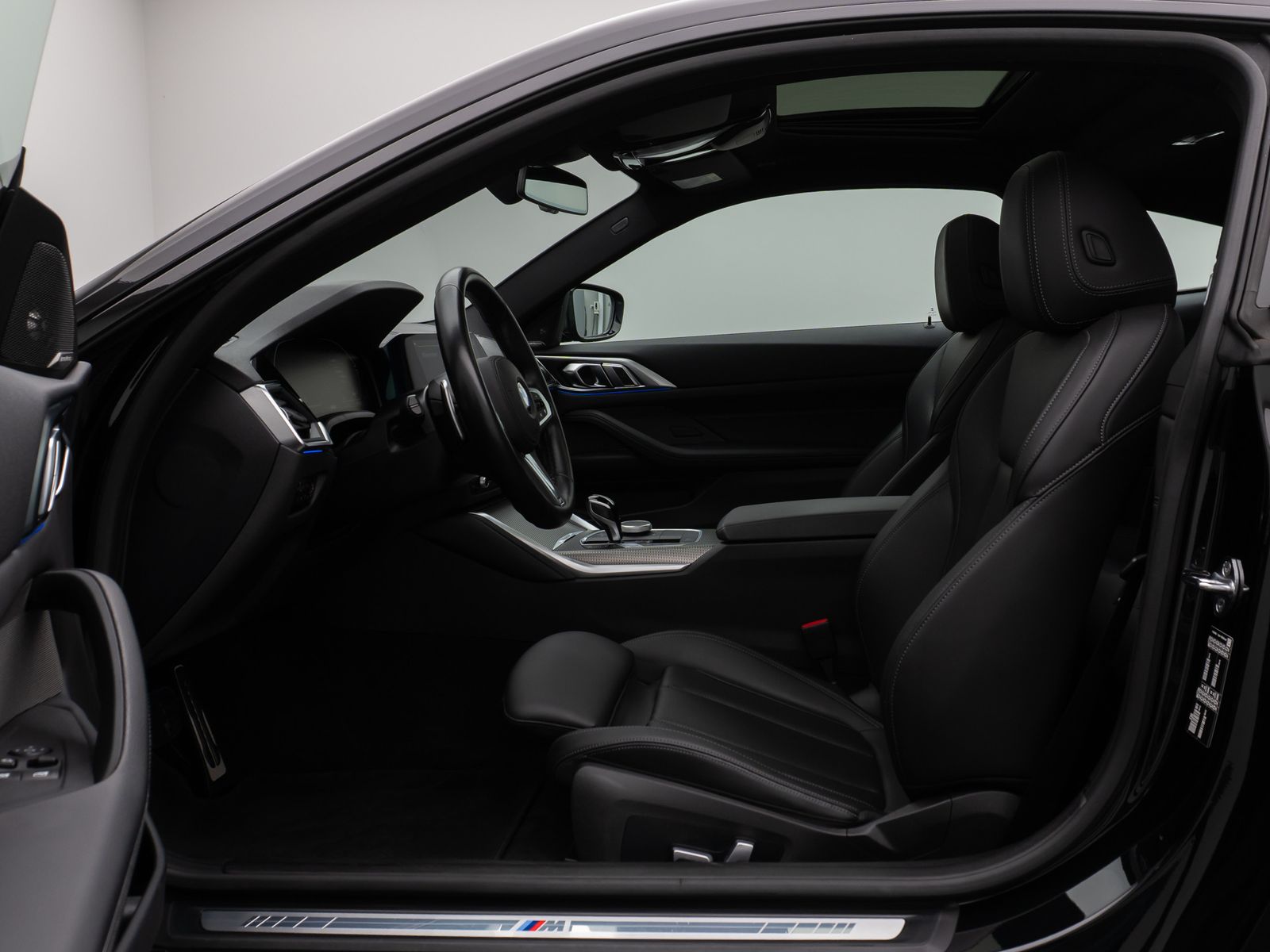 Fahrzeugabbildung BMW 420i Coupé M Sport Glasdach Kamera DAB H/K Komfo