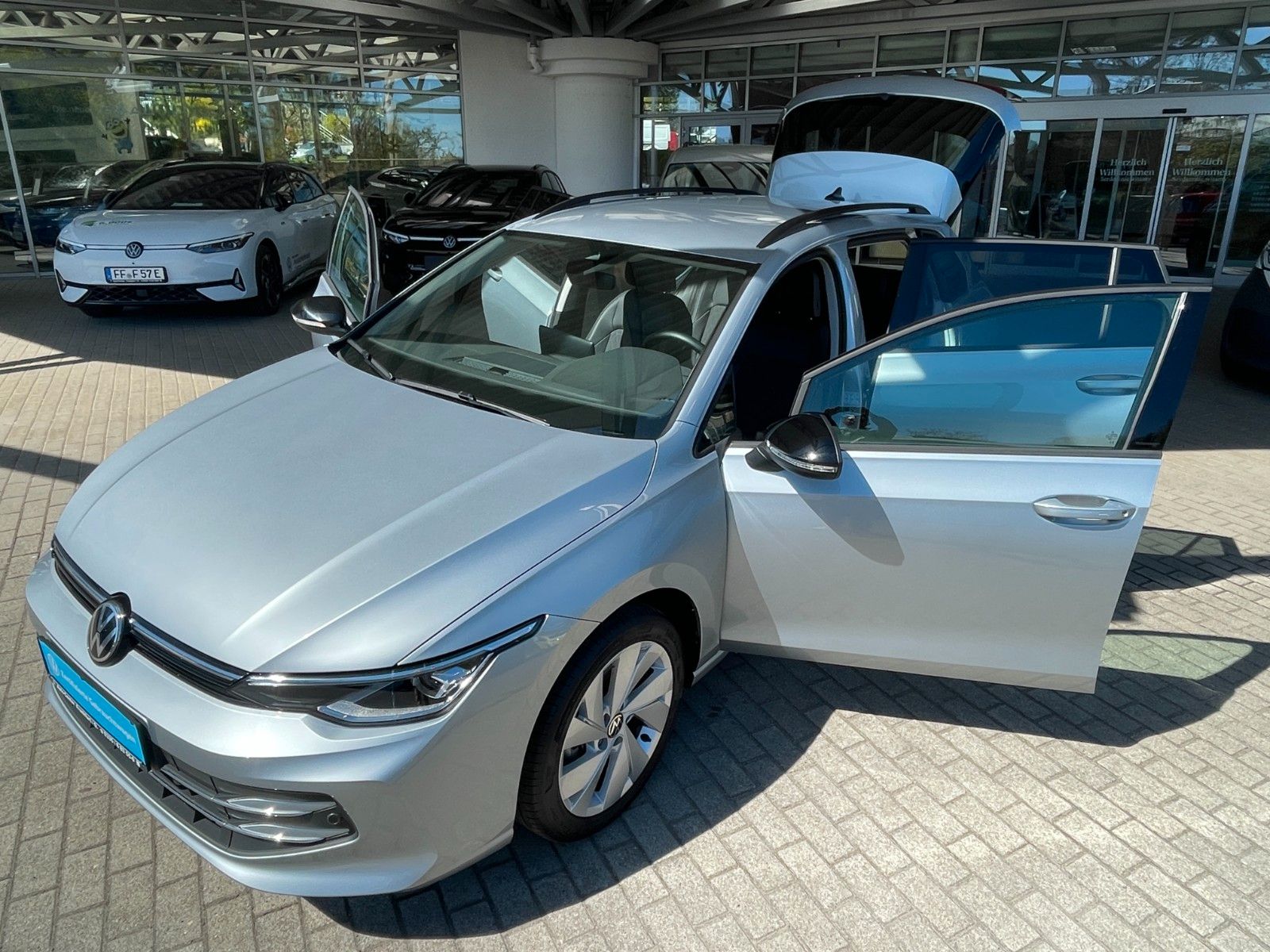 Volkswagen Golf 1.5 eTSI OPF 85kW DSG Goal Variant foto 3