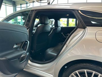 Mercedes-Benz CLA Shooting Brake 180 d *AHK*LED*