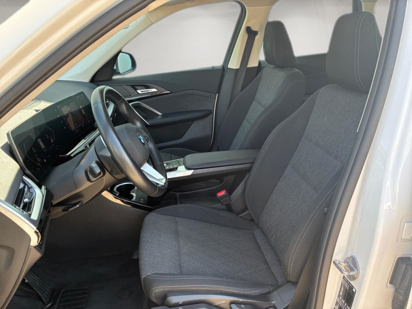 BMW X1 sDrive18d Navi LED el.Heckklappe Kamera Sitzh foto 7