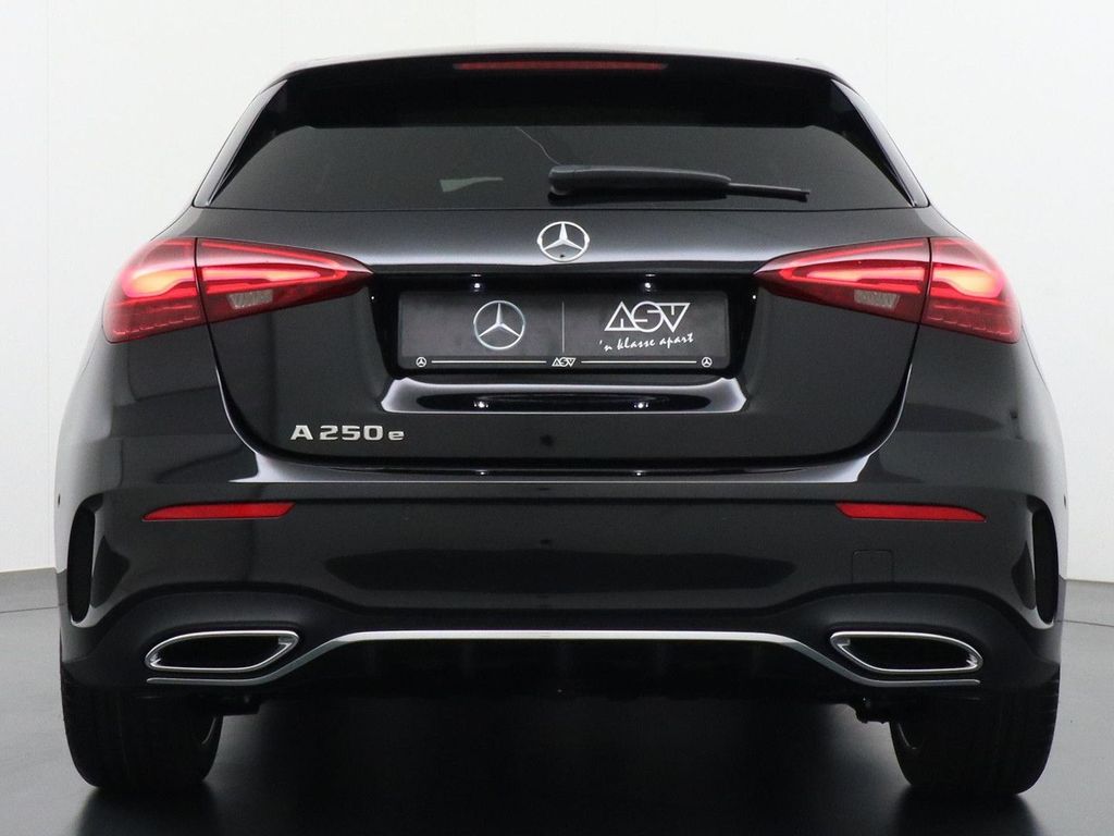 Mercedes-Benz A 250 e Star Edition AMG Line | Panorama - Schie