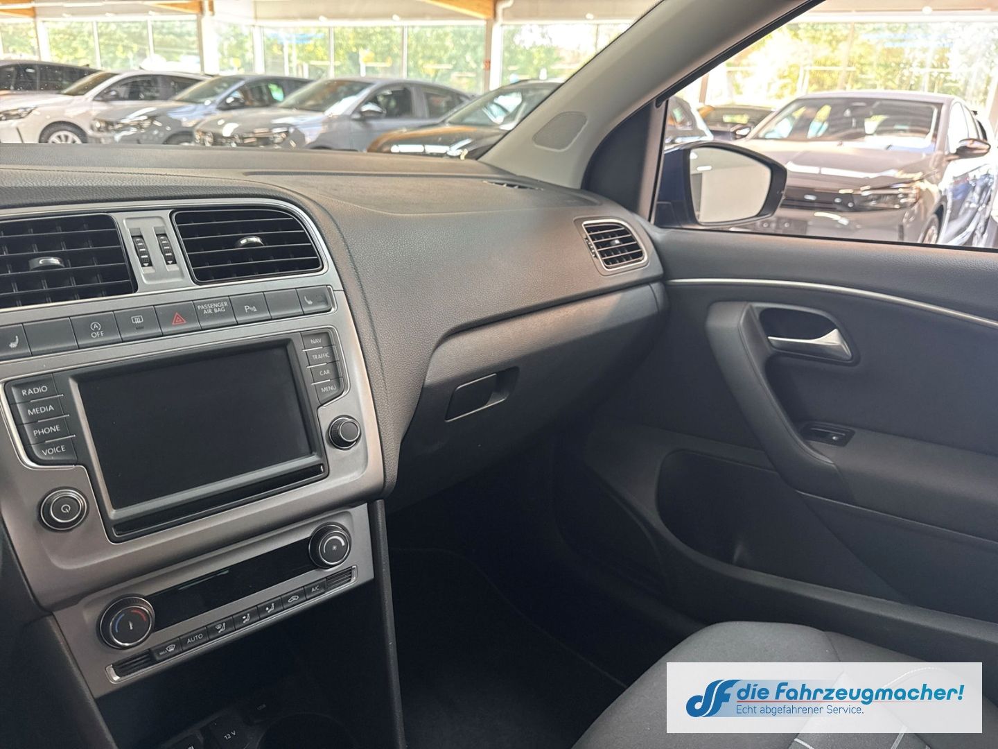 Fahrzeugabbildung Volkswagen Polo V Lounge BMT Start-Stopp AHK-abnehmbar Navi
