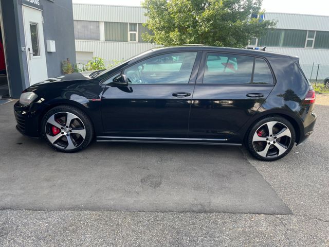 Volkswagen Golf VII Lim. GTI Performance BMT