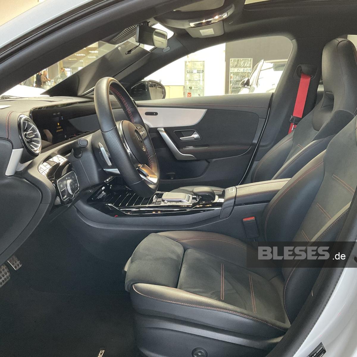 Mercedes-Benz CLA 35 AMG 4M SB Night +Pano+StHz+Sound+Multibea