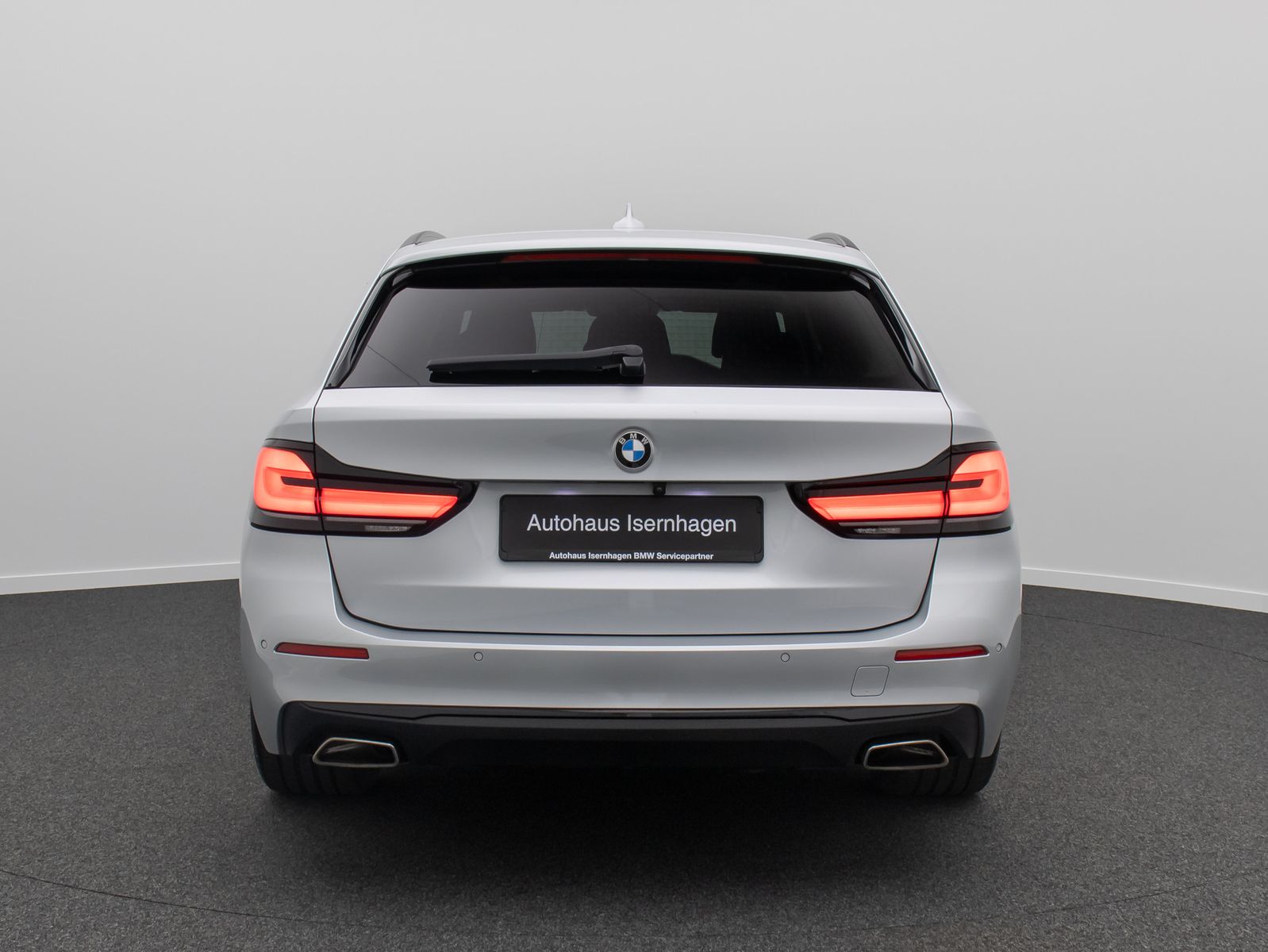 Fahrzeugabbildung BMW 530d Kamera DAB HiFi Panorama HUD Sport 19Zoll