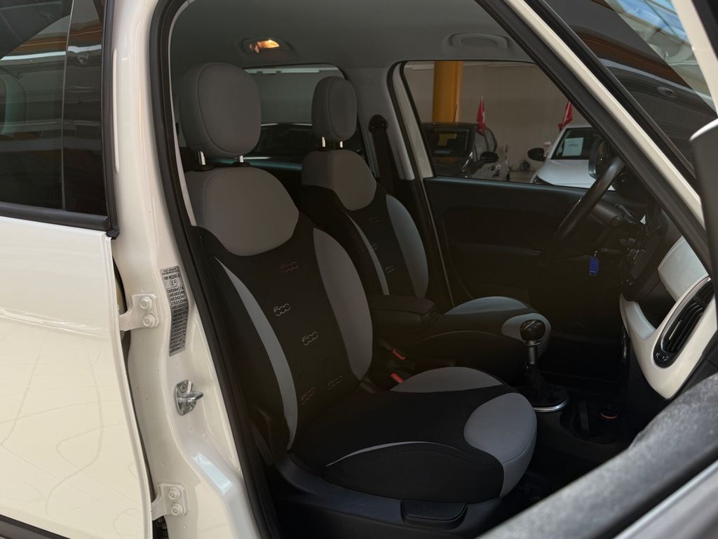 FIAT 500L|PDC|Klima|DAB|Navi|Tempomat|Bluetooth|AUX FIAT 500L|PDC|Klima|DAB|Navi|Tempomat|Bluetooth|AUX