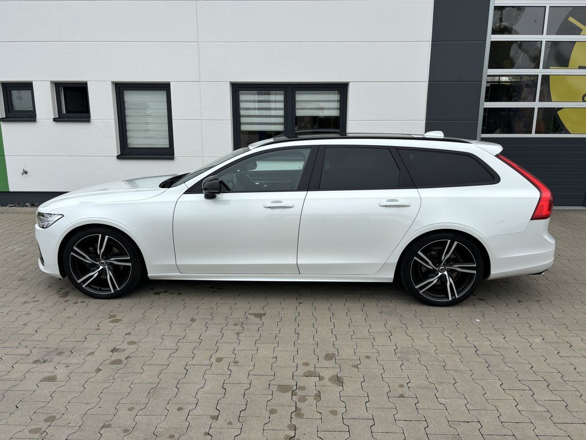 Volvo V90 (D4 R-Design Leder/Panorama/ACC/20Zoll/DAB/)