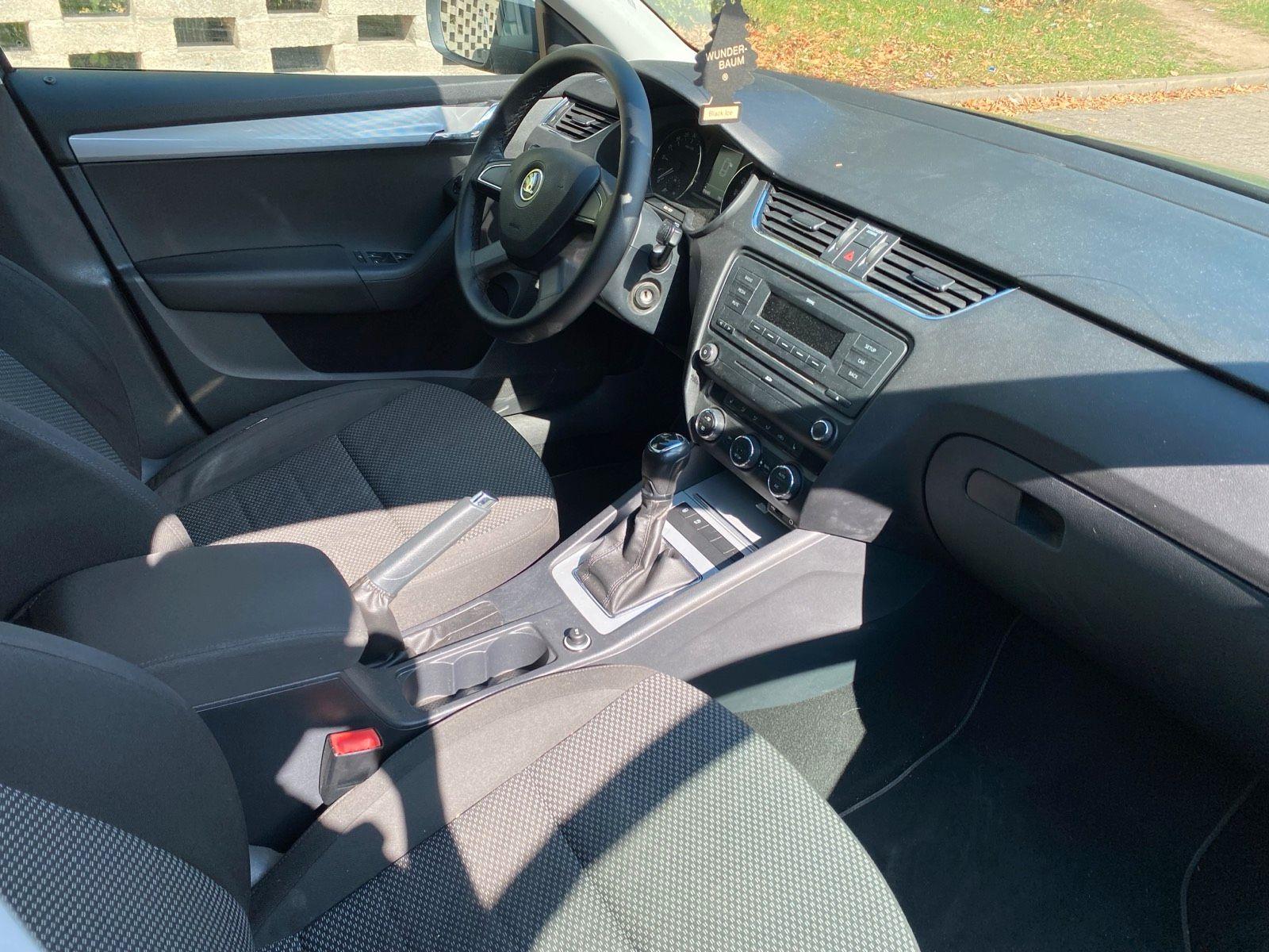 Skoda Octavia 2013 — photo 13