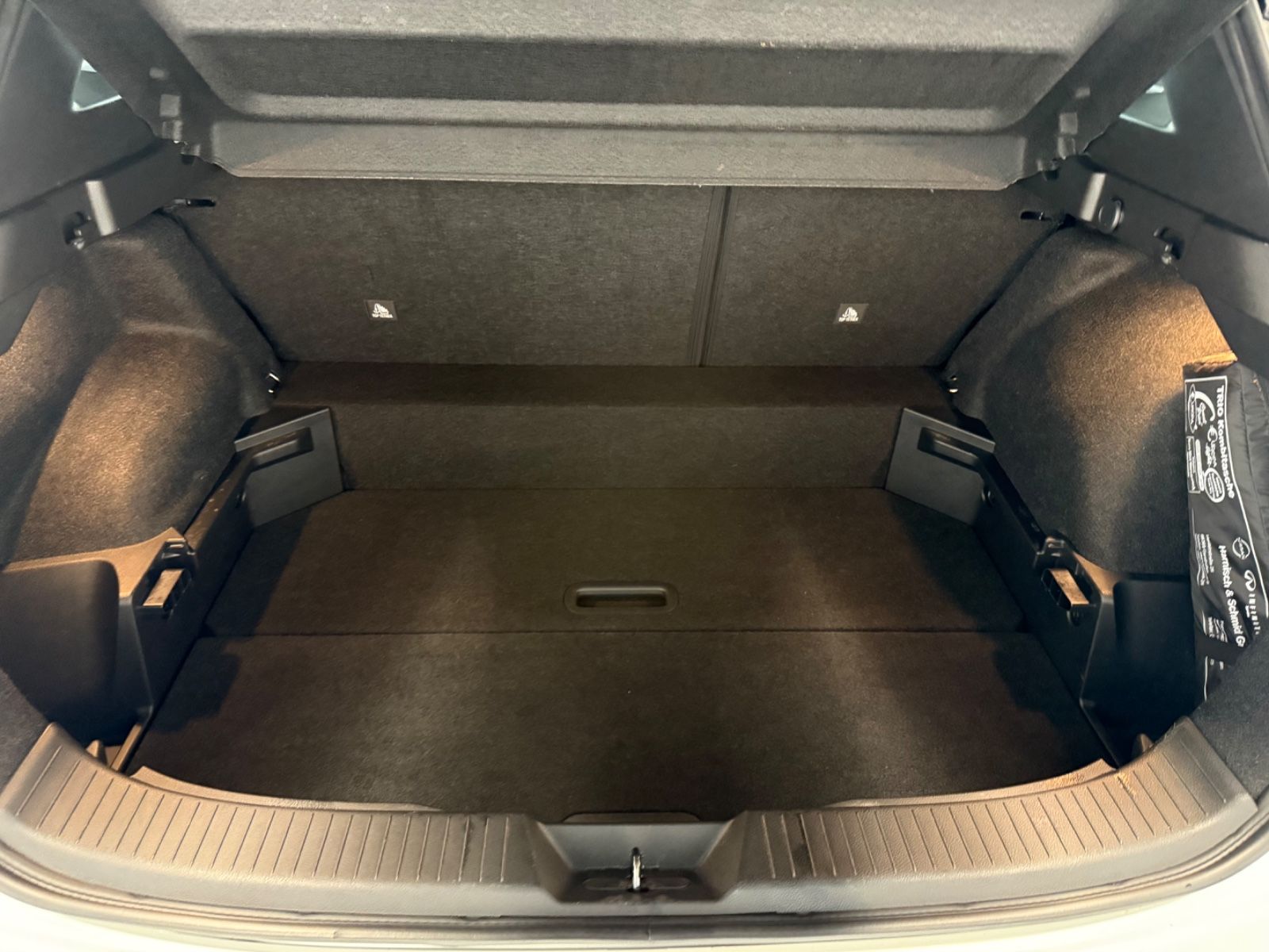 Fahrzeugabbildung Nissan Qashqai Premiere 360° Kamera, Navi, Winterpaket,