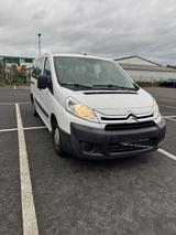 Citroën Jumpy - Citroën Jumpy aus 2015 mit Diesel-Antrieb: Kleinbus