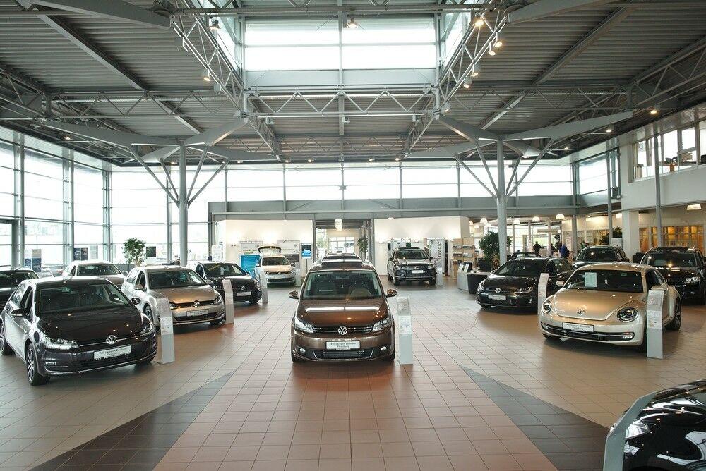 showroom-image-top