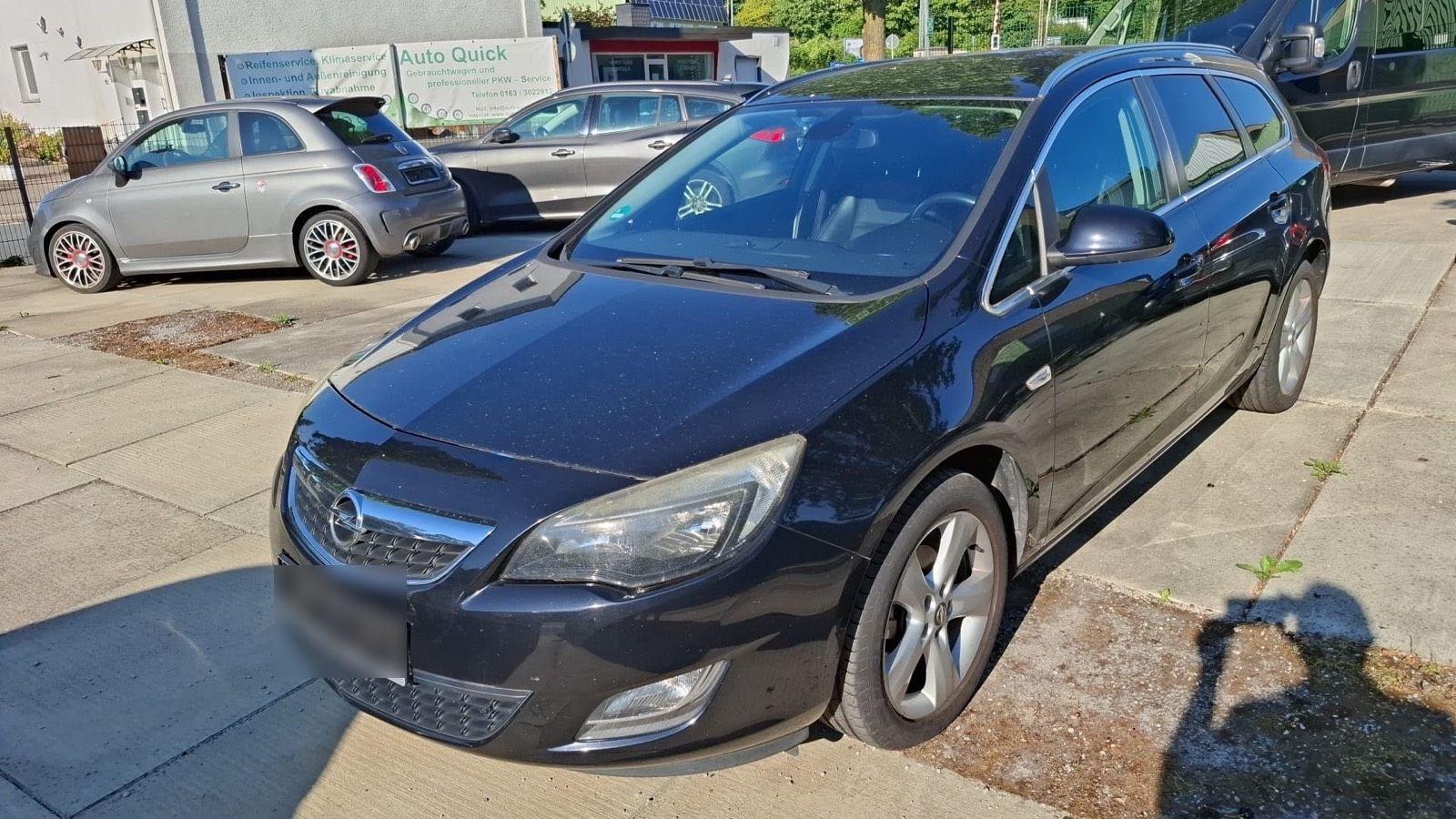 Opel Astra, 2011