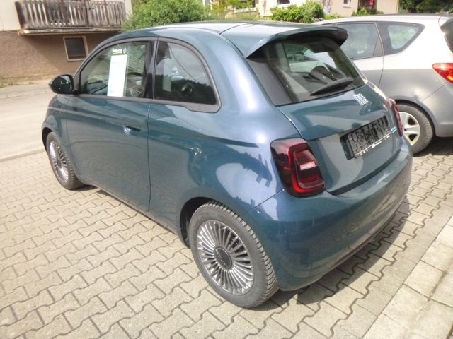 500e 3-Türer Icon 42kWh