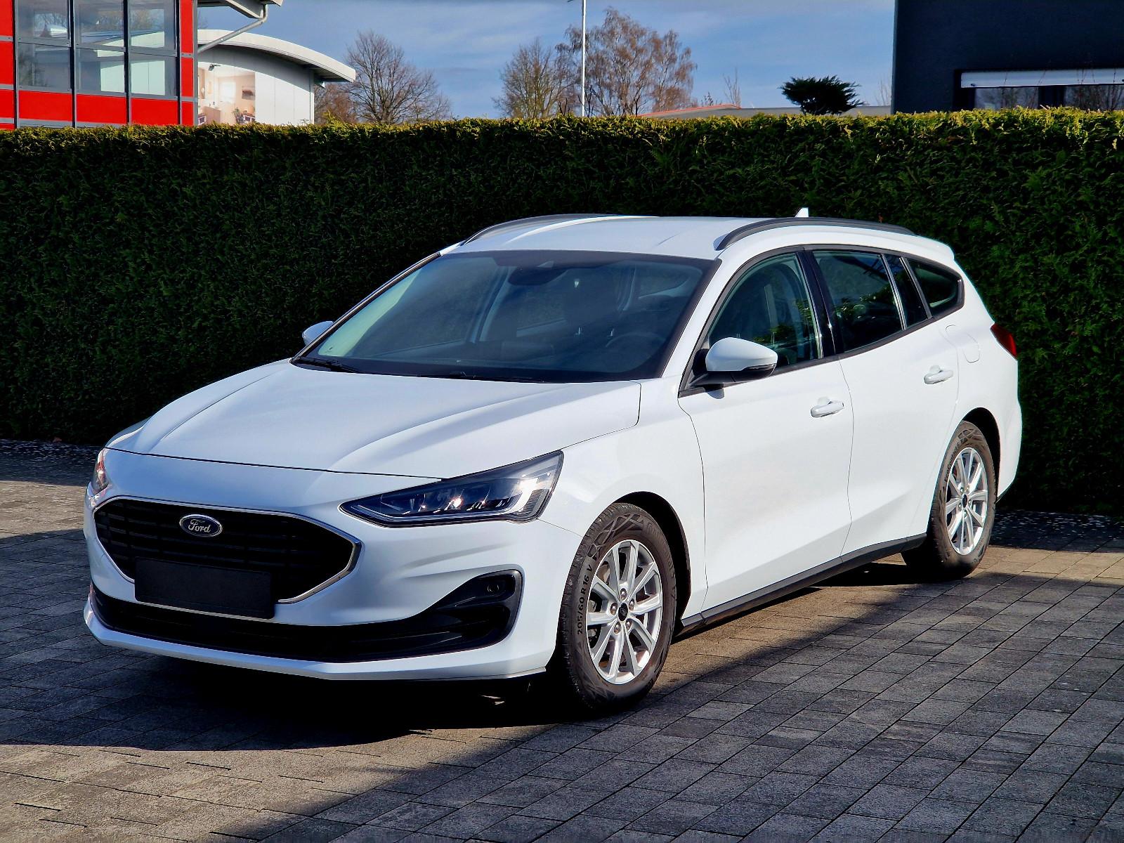 Ford Focus Turnier (Automatik, AHK, Kamera, Sitzheiz)