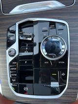 BMW X7 xDrive40i - - blaue BMW X7