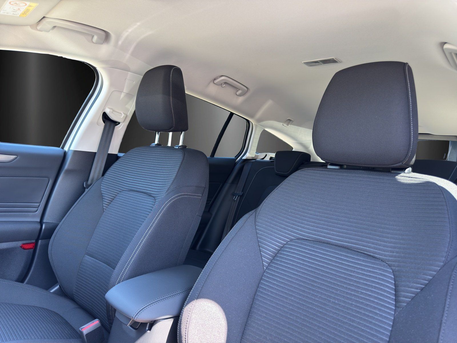 Fahrzeugabbildung Ford Focus Turnier Titanium Edition AUTOMATIK/SHZ/LED