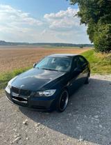 BMW  3er E90 320i / Scheckheftgepflegt - BMW 320: 320i E90