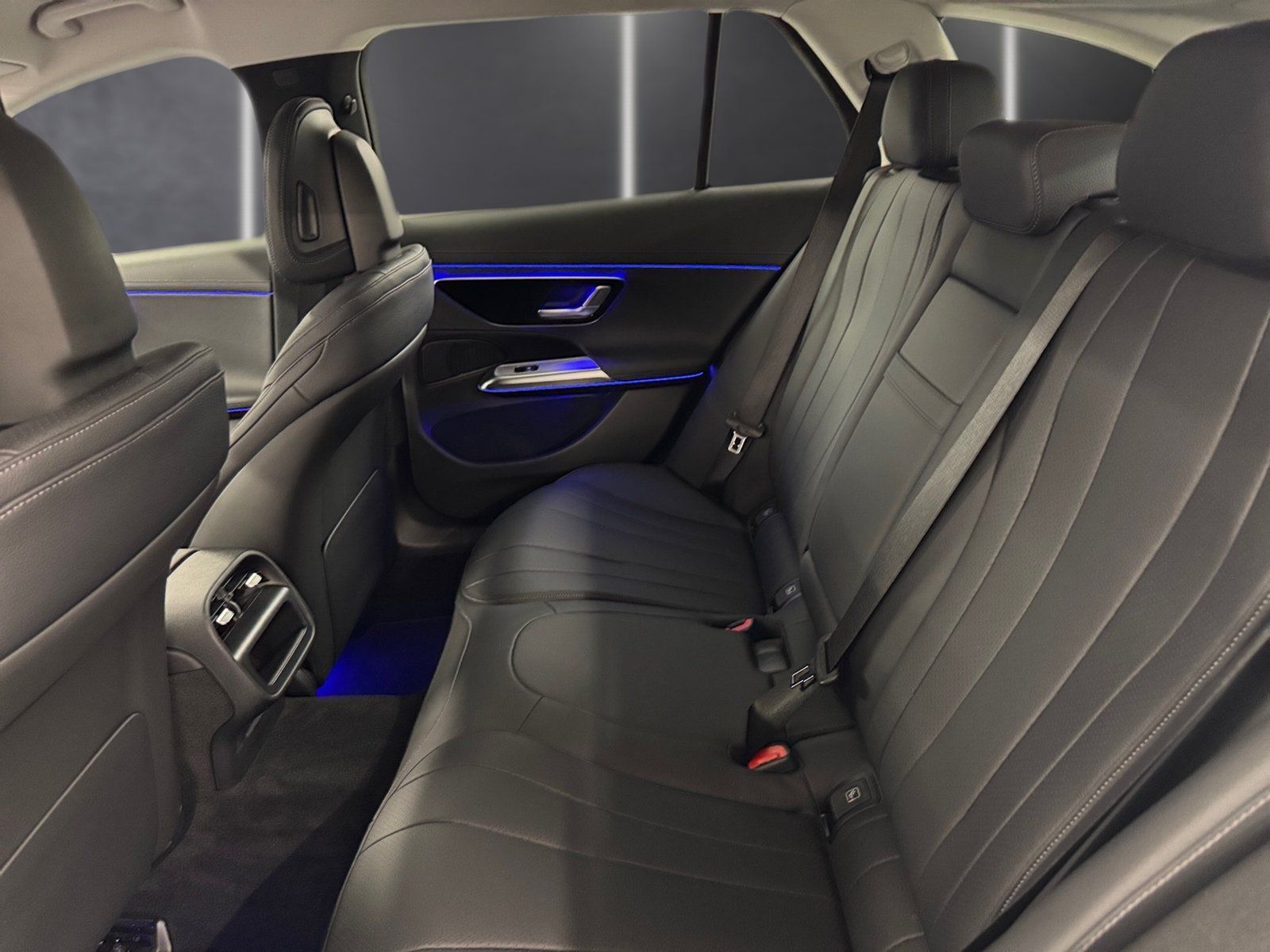 Fahrzeugabbildung Mercedes-Benz E 200 T Avantgarde*AHK*Superscreen*LED*Distr*Tot