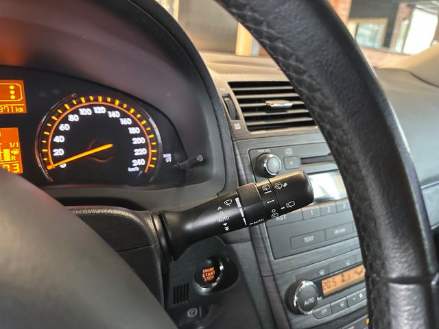 Toyota Avensis Kombi Executive Automatik