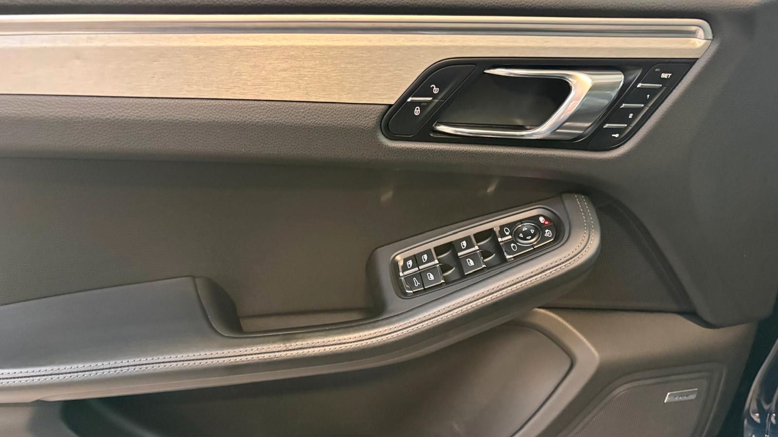 Fahrzeugabbildung Porsche Macan S Diesel/Panodach/21 Zoll Turbo/