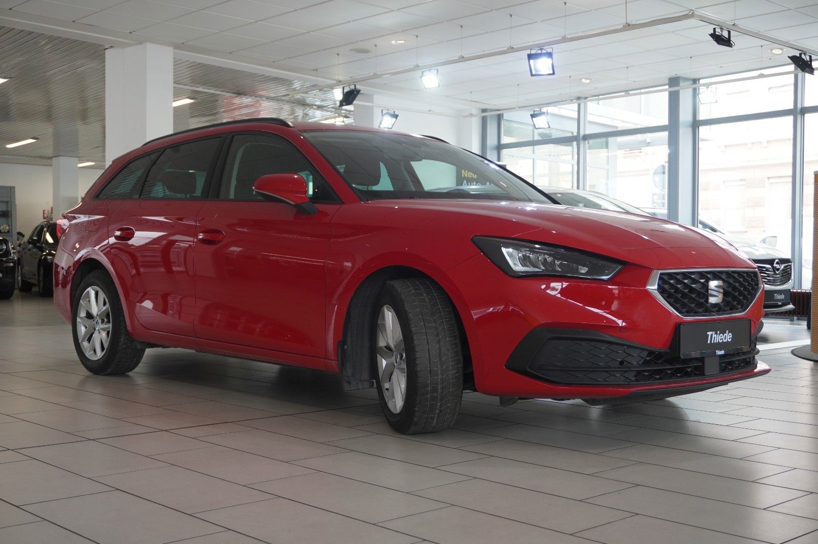 Fahrzeugabbildung SEAT Leon ST 2.0 TSI STYLE NAVI/LED/KAMERA/VIRT./DAB+