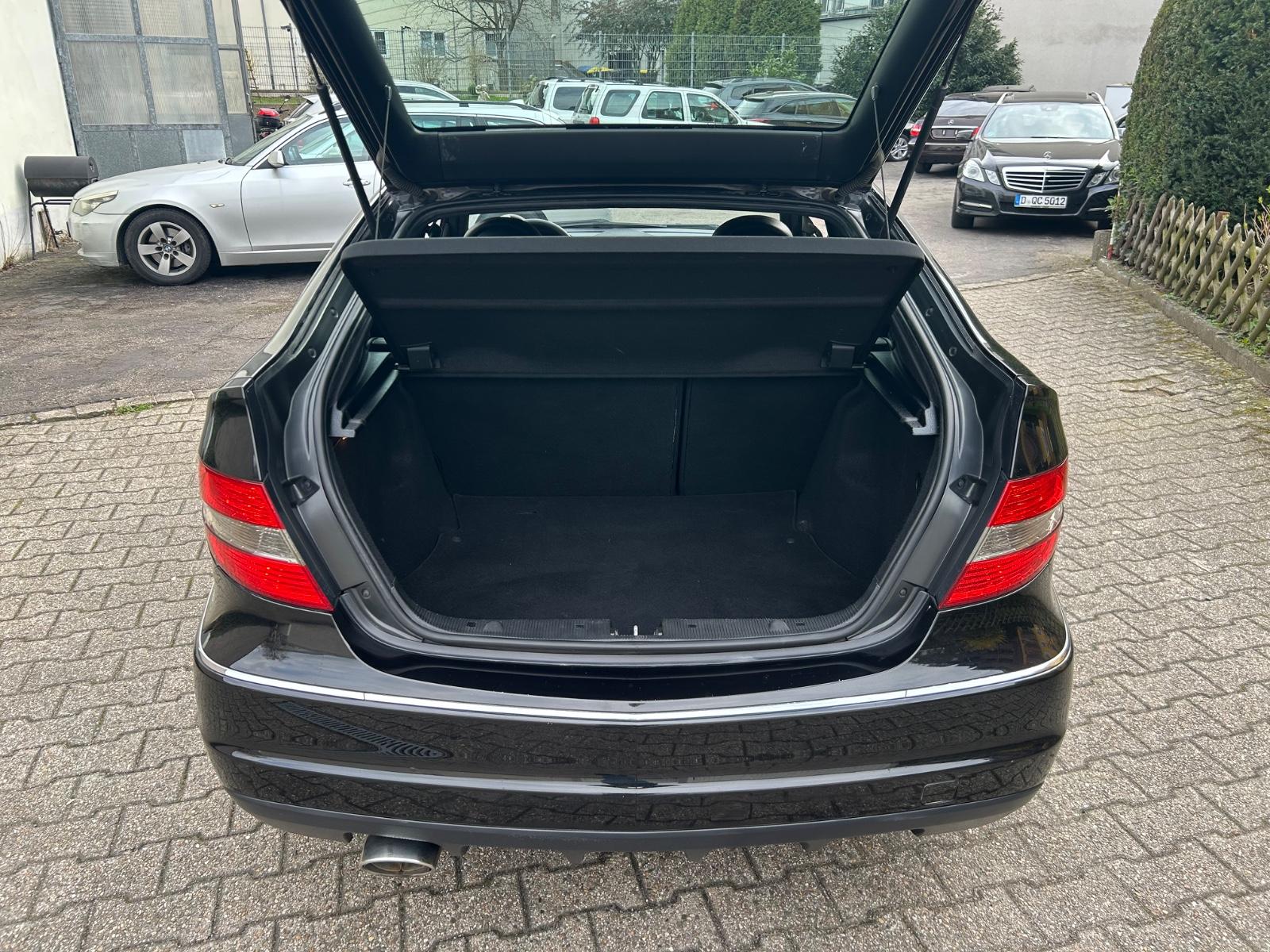 Mercedes-Benz CLC 200 CDI *LEDER* TÜV NEU