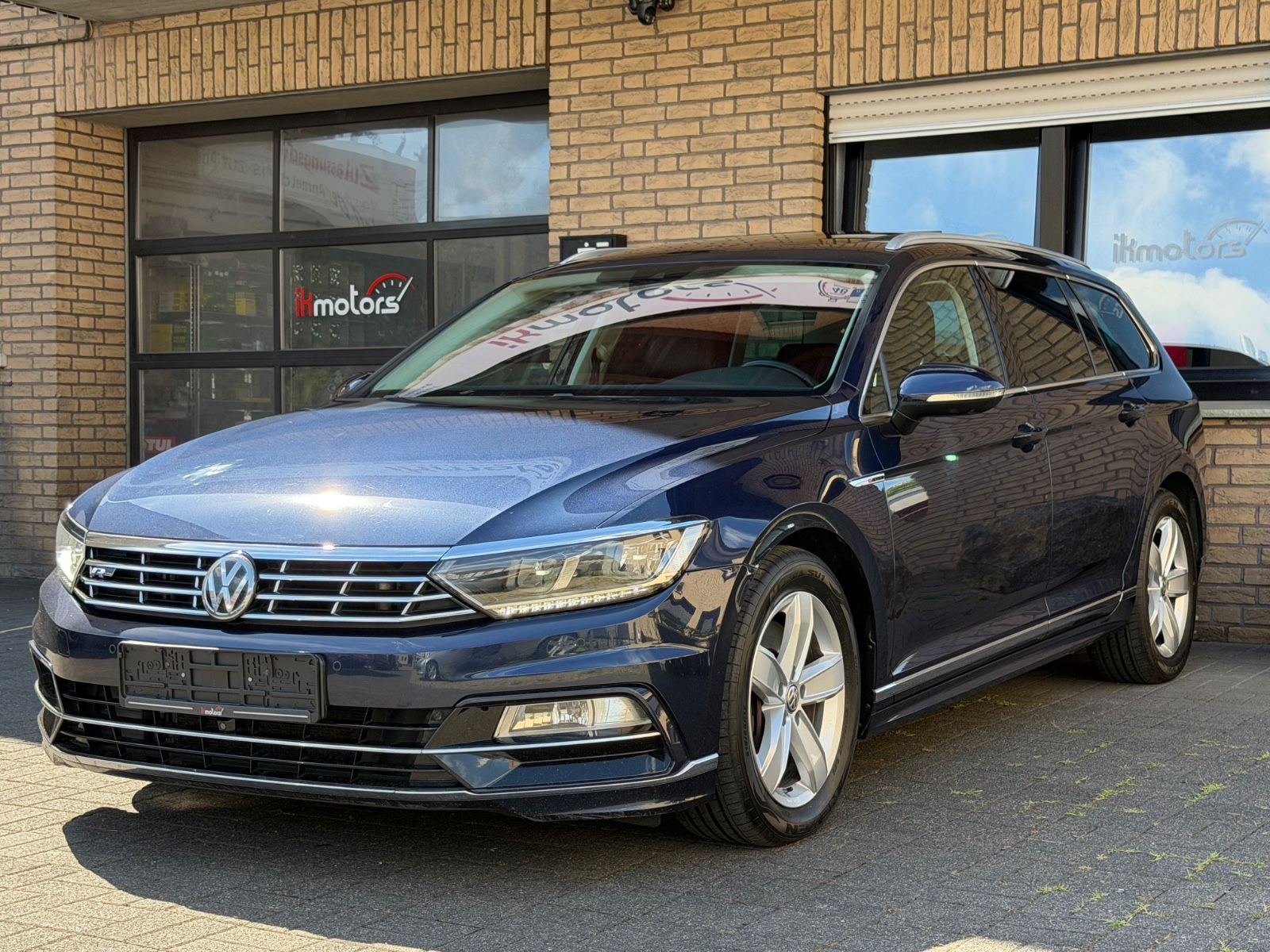 VW Passat 2.0 TDI Variant R-Line Bi-Turbo 4-Motion