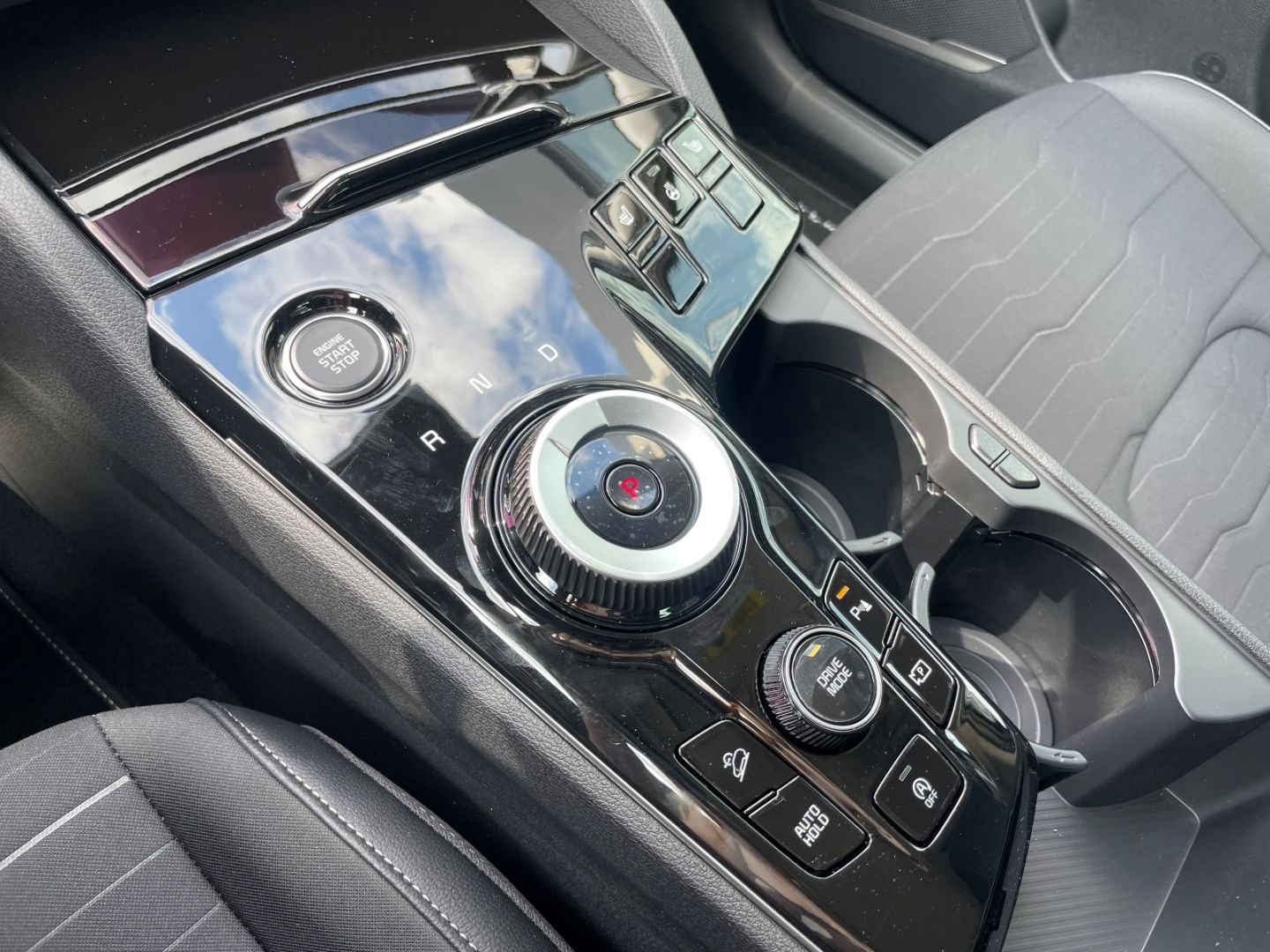 Fahrzeugabbildung Kia Sportage Ultimate Mild-Hybrid LED Kamera Lichtas