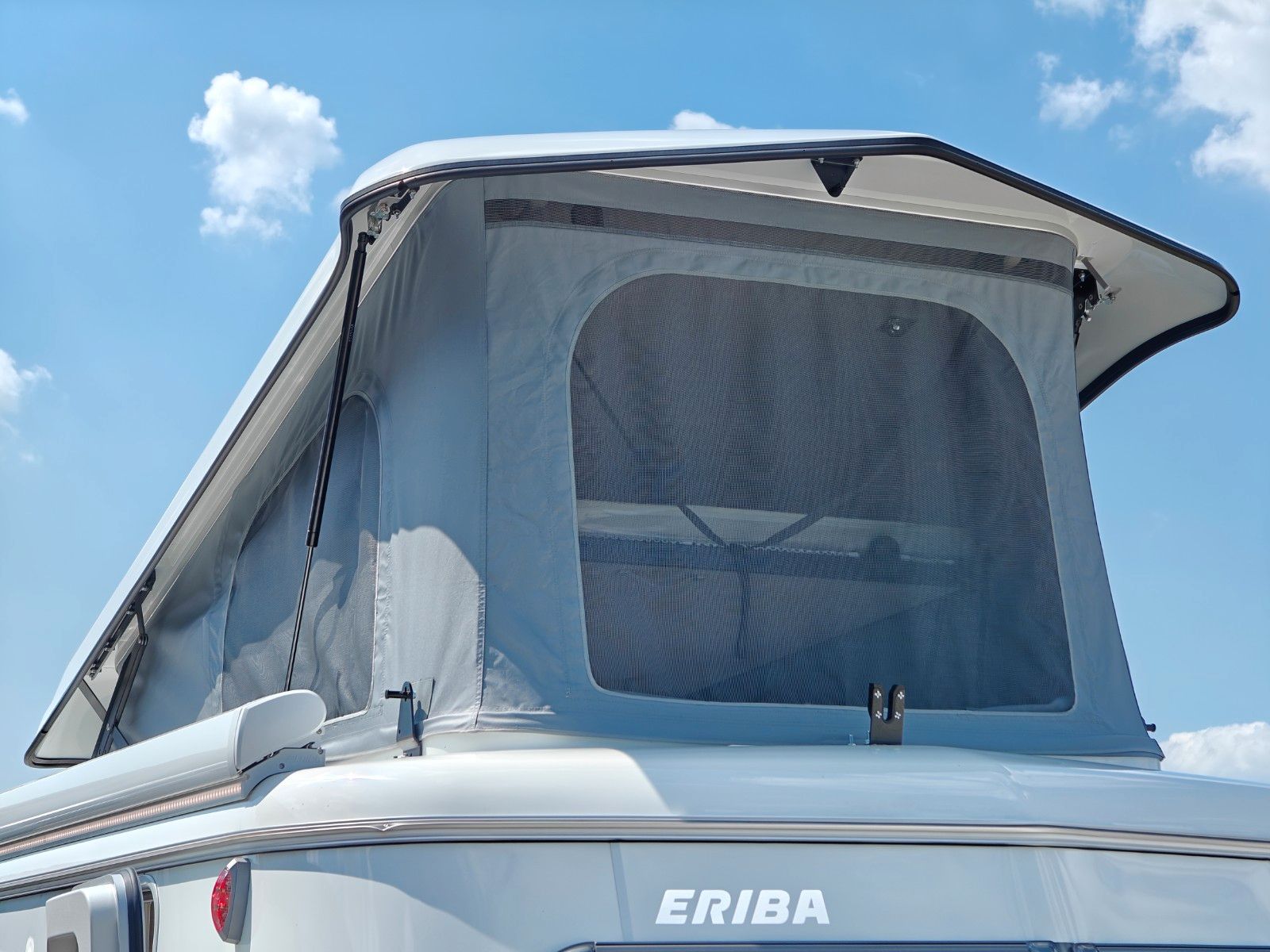 Fahrzeugabbildung HYMER / ERIBA / HYMERCAR Touring 642 Urban - Schlafdach, Markise, C4E -