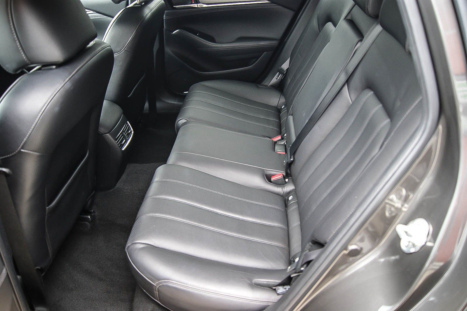 Fahrzeugabbildung Mazda 6 Kombi 22 SKYACTIV-D 184 Sports-Line LEDER BOSE
