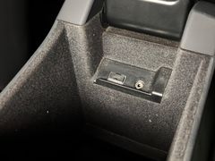 VOLVO V60 D4 AWD/ R-DESIGN / GARANTIE / BUSINESS VOLVO V60 D4 AWD/ R-DESIGN / GARANTIE / BUSINESS