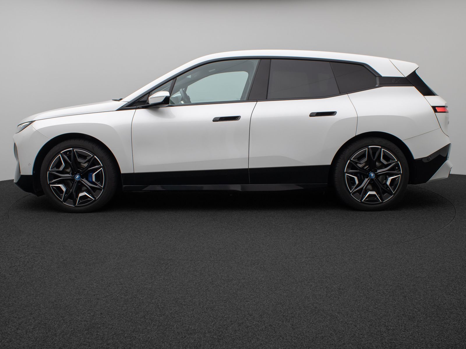 Fahrzeugabbildung BMW iX xD40 Sport SkyLounge Laser 360°DAB H/K 22Zoll