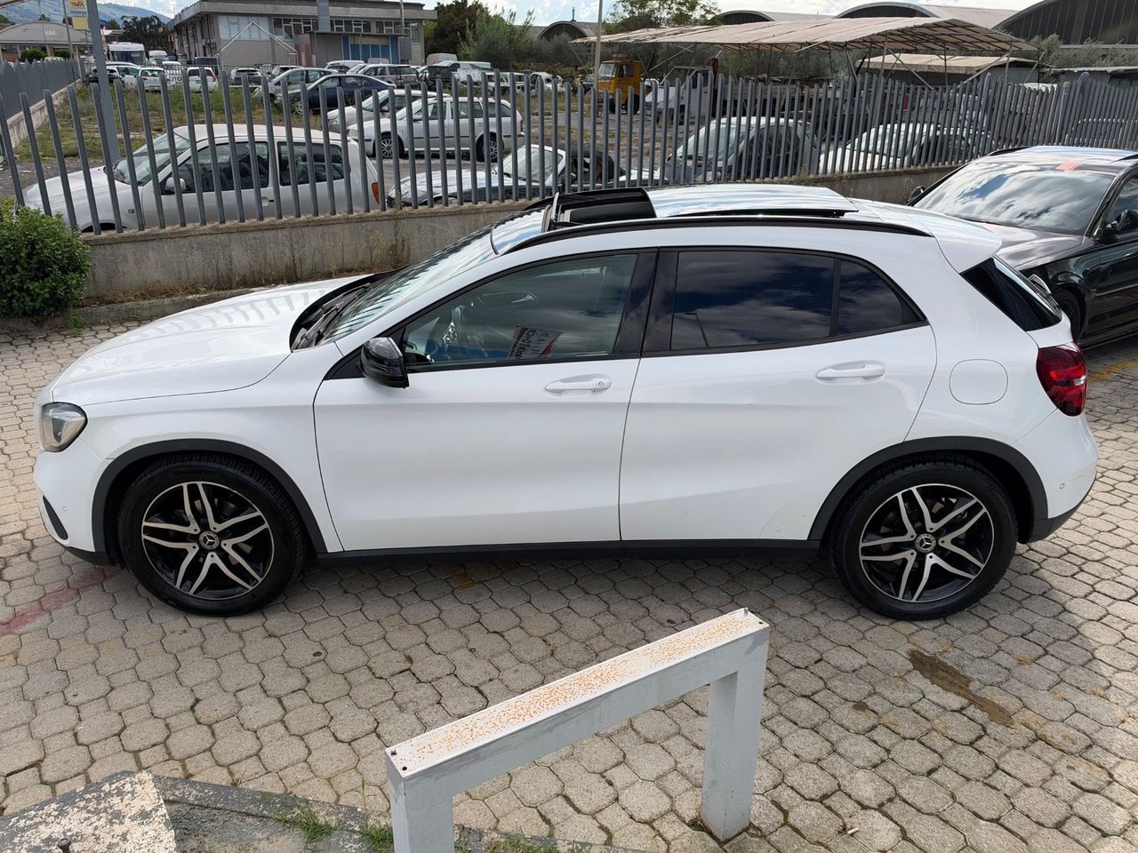 Mercedes-Benz Mercedes-benz GLA 200 d Automatic 4Matic Premium imagem 2
