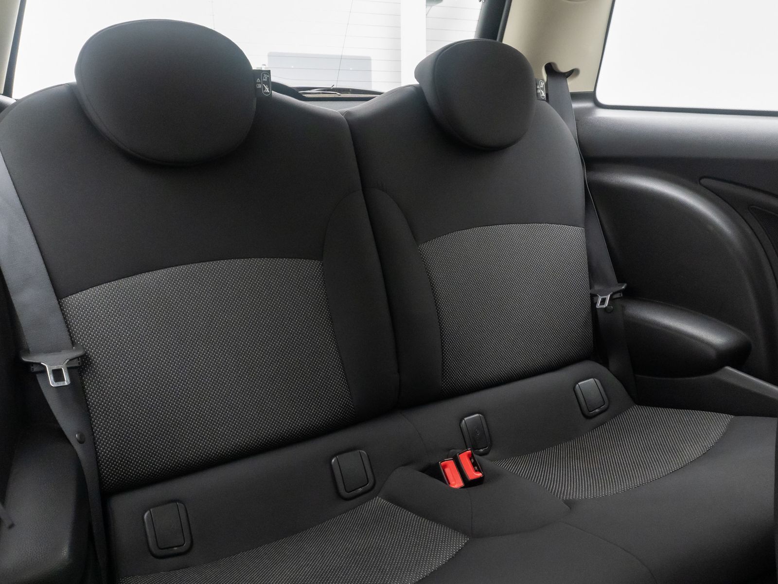 Fahrzeugabbildung MINI One Clubman Pepper PDC CD Bordcomputer Nebelsch