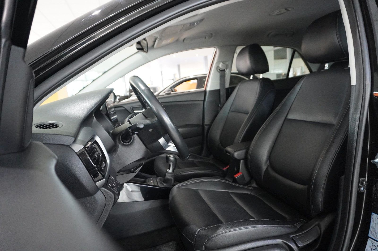 Fahrzeugabbildung Kia Rio 1.0 T-GDI VISION NAVI/LED/KAMERA/LEDER/SHZ