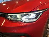 Volkswagen Golf Active 1.5 TSI 6-Gang IQ.Light Navi Pano - Volkswagen Golf: Rot