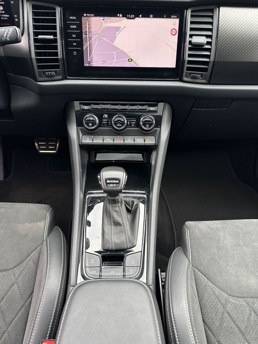 Fahrzeugabbildung SKODA Kodiaq Sportline 4x4 NAV+LED+PANO+AHK+ACC+19ZOLL