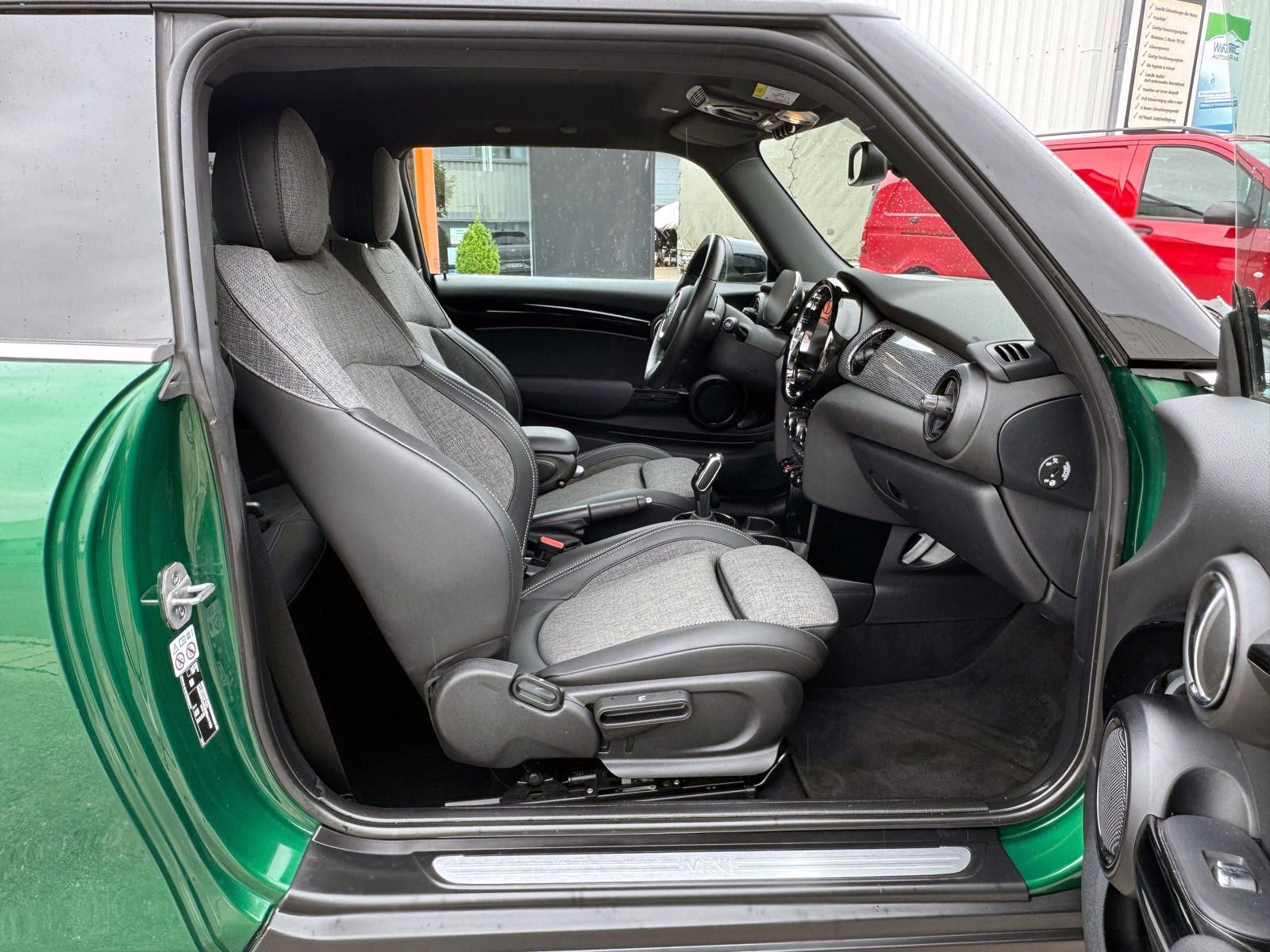 Fahrzeugabbildung MINI COOPER 3-trg. Classic-Trim LED KAM PDC CarPlay