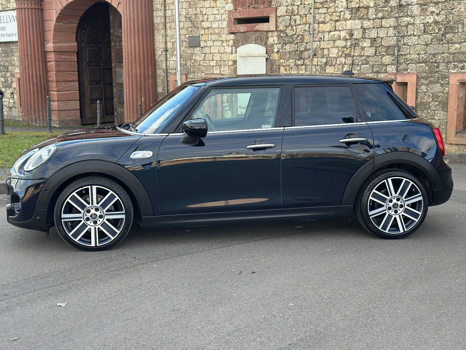 Fahrzeugabbildung MINI COOPER S*LEDER+PANO+AUTOM+BUSINESS-PAKET*