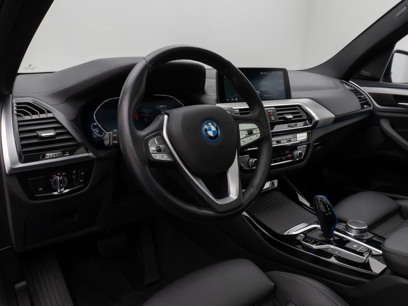 Fahrzeugabbildung BMW iX3 Impressive Panorama 360°HUD DAB H/K Sport