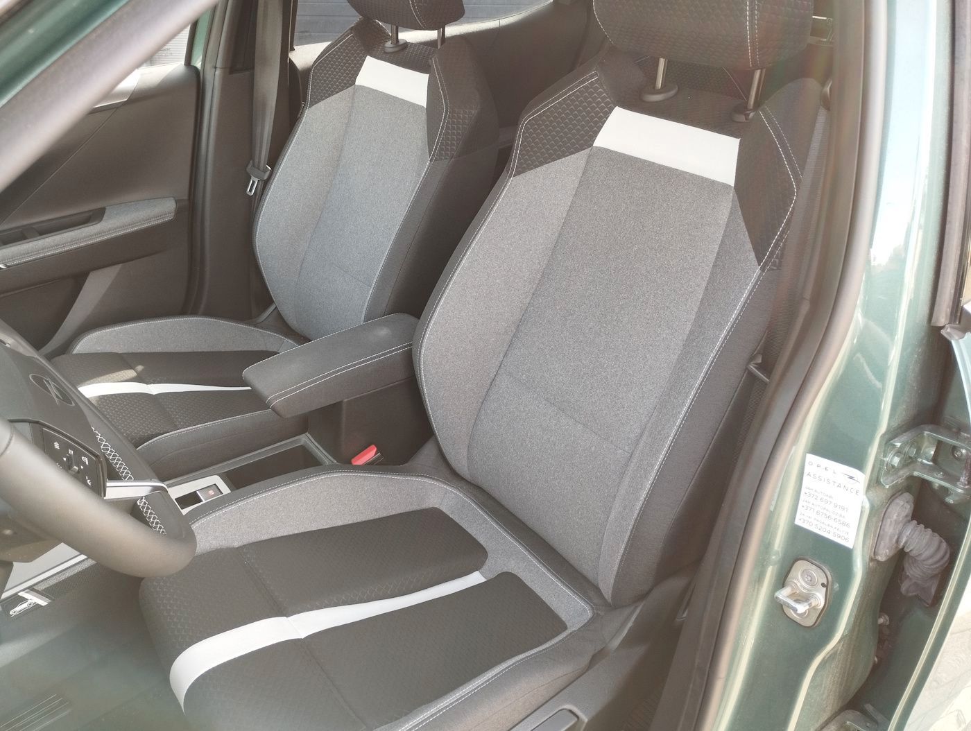 Fahrzeugabbildung Opel Frontera 1.2 GS DCT Kamera SHZ+LHZ LED