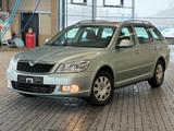 Skoda Octavia Combi Ambiente/PDC/Tempo./AHK/Klima - Skoda Octavia Ambiente mit Diesel-Antrieb