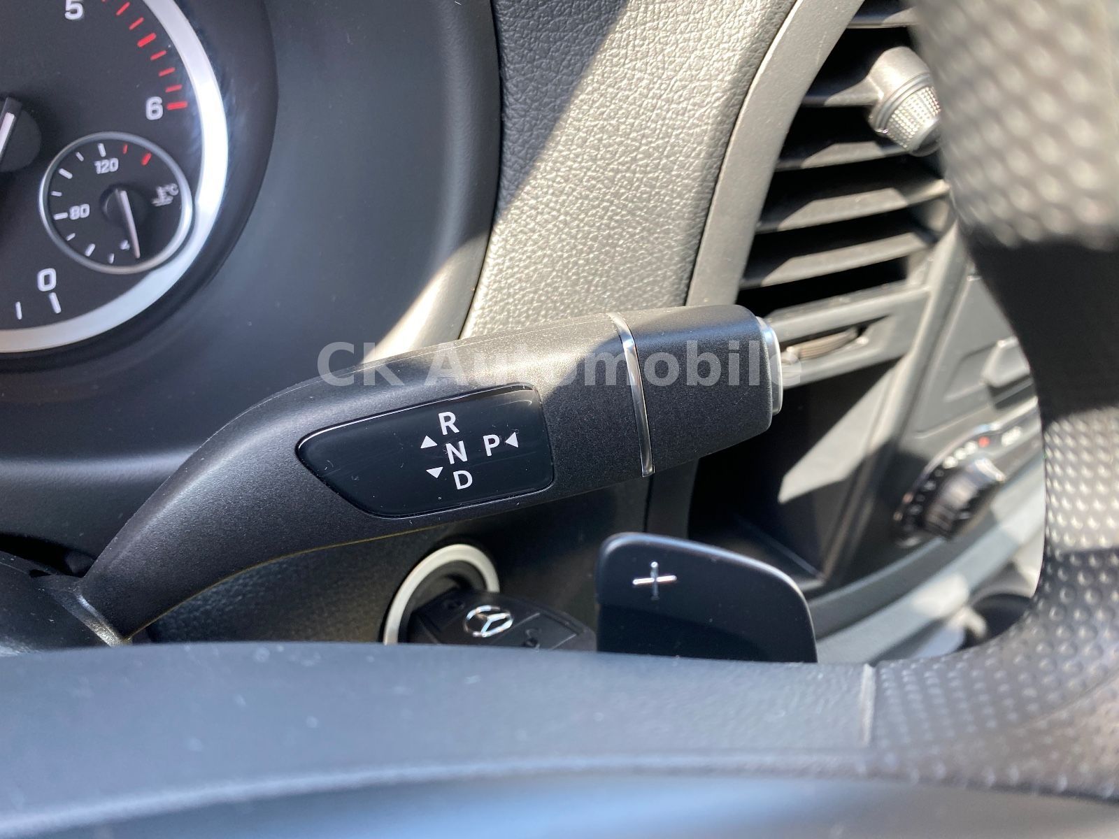 Fahrzeugabbildung Mercedes-Benz Vito Tourer 116 Pro lang Autom./8 Sitze/Navi/Kam